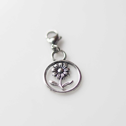 Pretty Daisy Dangle