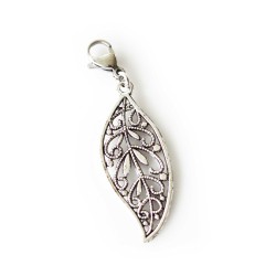 Intricate Leaf Dangle Intricate Leaf Dangle